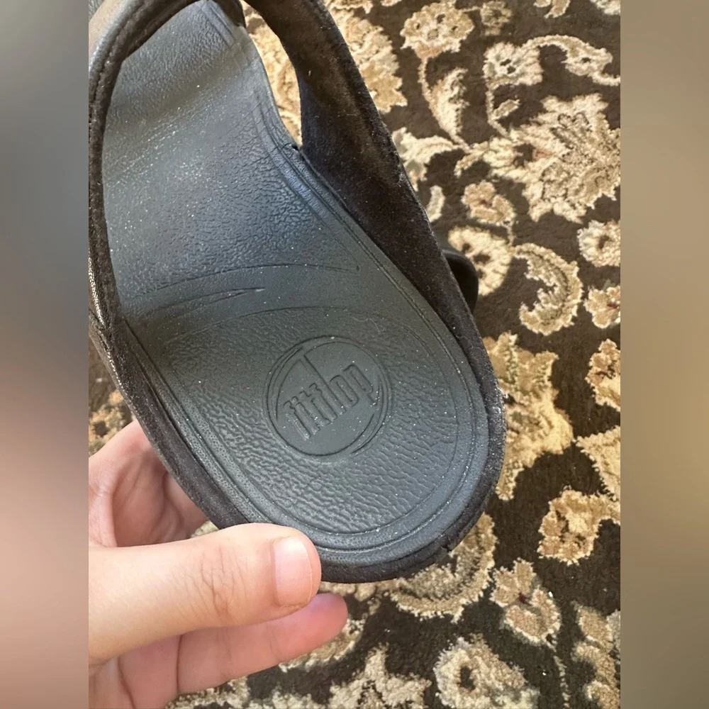 Fitflop $100 Lulu slide sandals. Size 8. - Picture 8 of 9